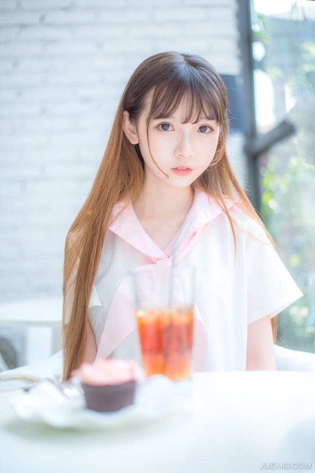 “呵~”孟达摇了摇头，冷笑道：“我对刘璋忠心耿耿，但刘璋荒淫无度，寻访我家时，见我妻子姿色出众，竟起了歹心，数次向我暗示，我孟达虽不是什么好人，却也不能坐以待毙。”